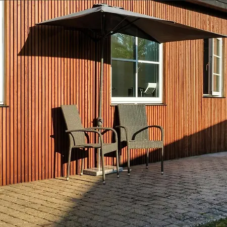 Newly Renovated Close To Downtown Esbjerg, With Garden Lejlighed *